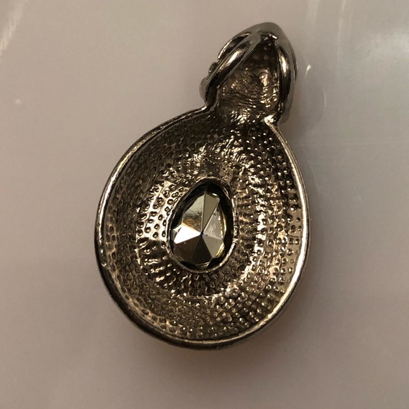 💍5/$15vintage style blue “gem” stone pendant - Picture 2 of 4